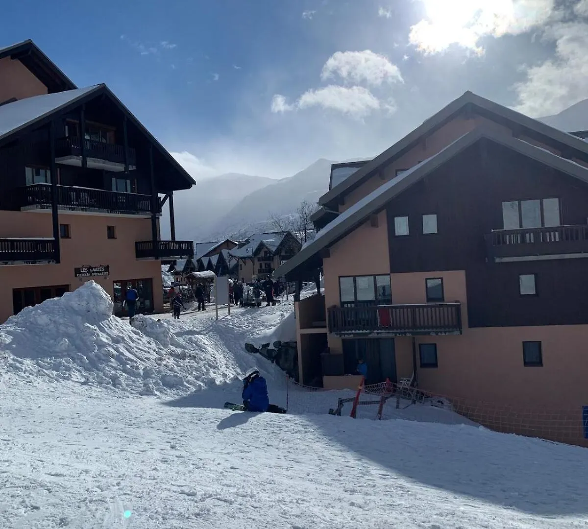 Apartment Le Renne Des Neiges, Appartement sur les pistes Valmeinier France